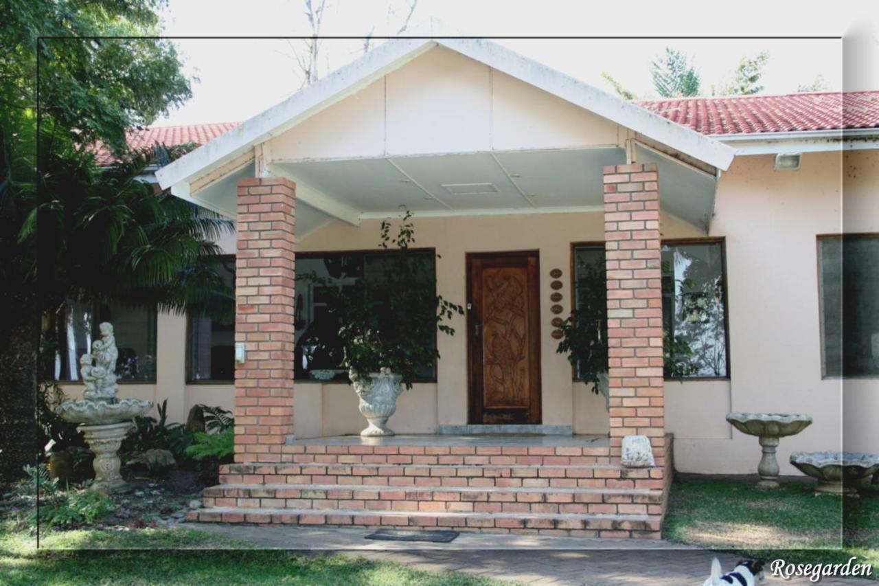 Rosegarden Guesthouse 퐁골라 외부 사진